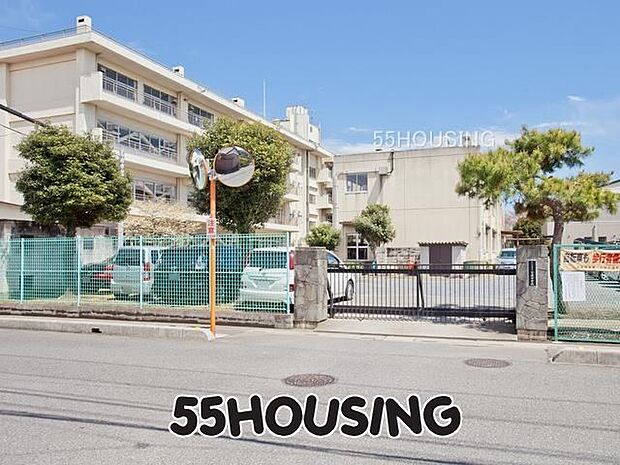 さいたま市立宮原中学校 徒歩17分。 1300m