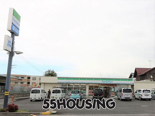 ファミリーマートさいたま別所町店 徒歩10分。 800m