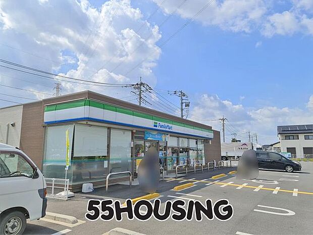 ファミリーマート北本中丸店 徒歩7分。 540m