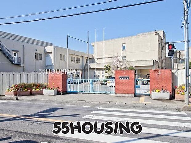 さいたま市立春里中学校 徒歩9分。 650m