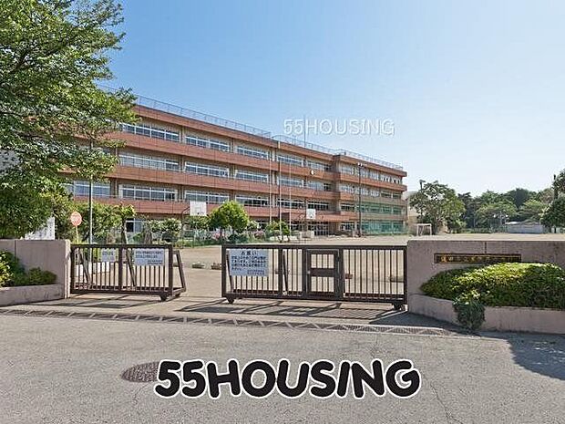 蓮田市立黒浜西中学校 徒歩23分。 1800m