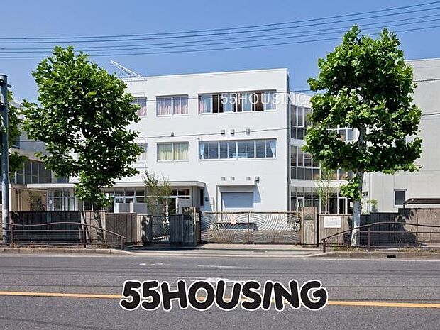 川口市立十二月田中学校 徒歩10分。 780m