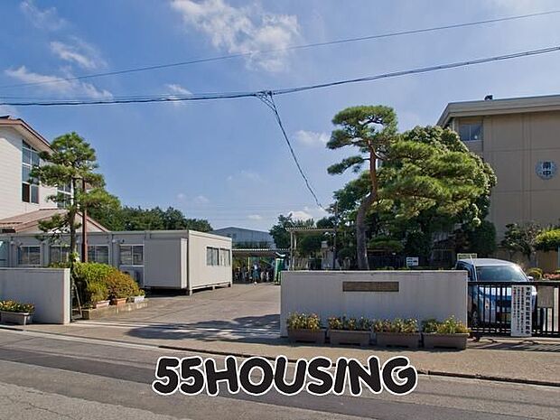 上尾市立南中学校 徒歩12分。 900m