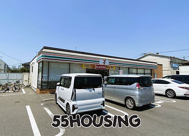 セブンイレブン加須市役所前店 徒歩6分。 413m