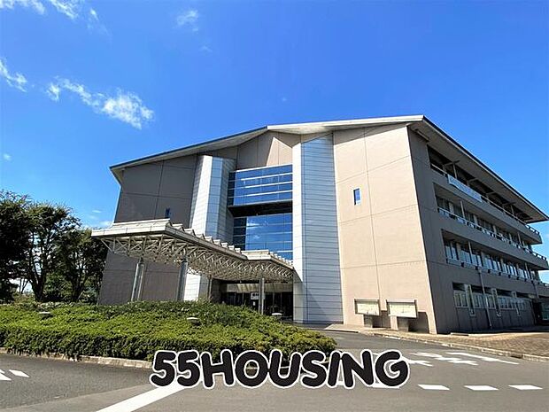 白岡市役所 徒歩31分。 2420m