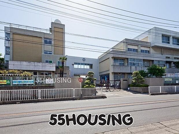 川口市立戸塚東小学校 徒歩8分。 640m