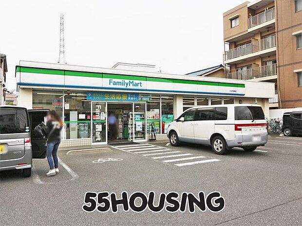 ファミリーマート川口戸塚東店 徒歩6分。 460m