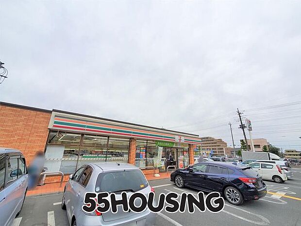 セブンイレブン鴻巣氷川町店 徒歩8分。 570m