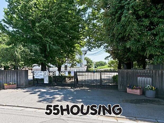上尾市立平方小学校 徒歩7分。 550m