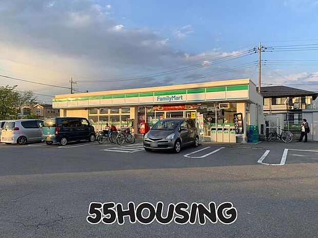 ファミリーマート上尾中妻五丁目店 徒歩2分。 160m
