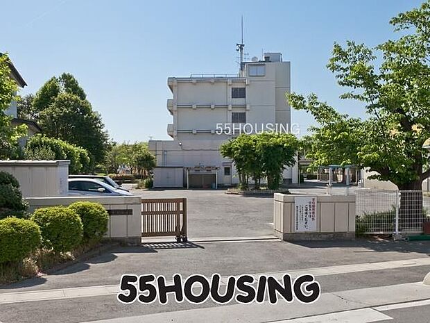 桶川市立日出谷小学校 徒歩2分。 140m
