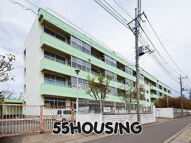 川口市立在家中学校 徒歩5分。 350m
