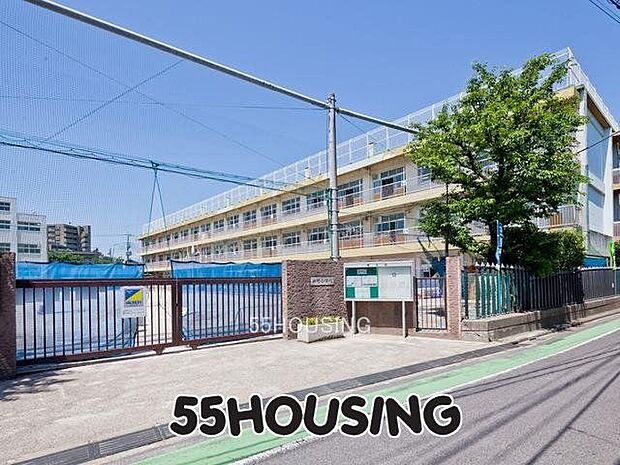 川口市立仲町小学校 徒歩9分。 690m