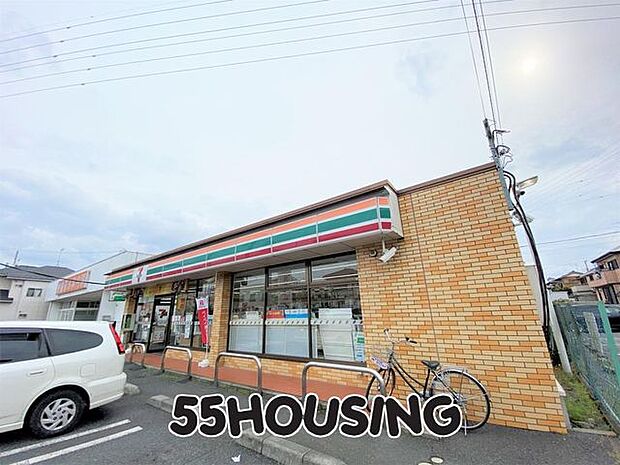 セブンイレブン桶川泉1丁目店 徒歩4分。 290m