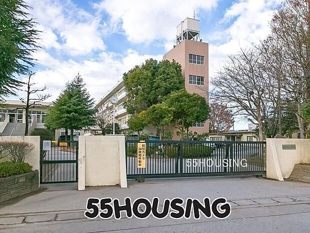 春日部市立上沖小学校 徒歩11分。 860m
