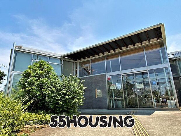 鴻巣市立吹上図書館 徒歩12分。 920m