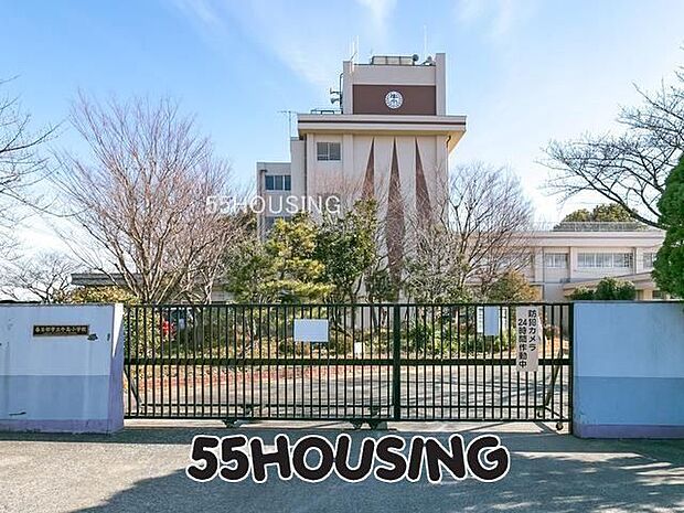 春日部市立牛島小学校 徒歩10分。 737m