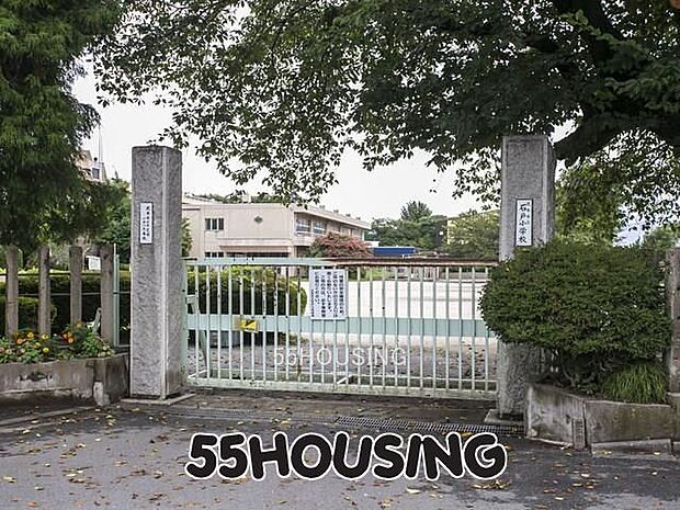 北本市立石戸小学校 徒歩8分。 630m
