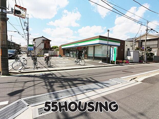 ファミリーマートさいたま栄和五丁目店 徒歩6分。 420m
