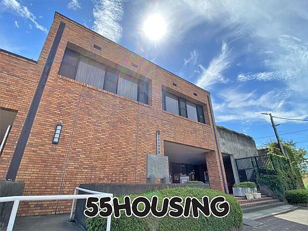 幸手市立図書館 徒歩16分。 1270m