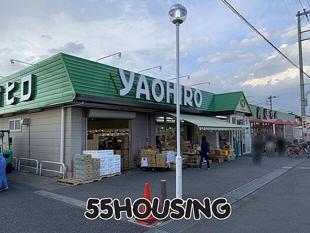 ヤオヒロ小泉店 徒歩17分。 1300m