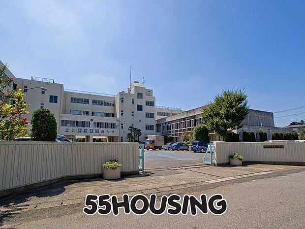 伊奈町立南小学校 徒歩3分。 220m