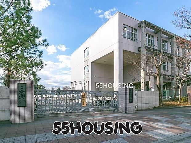 春日部市立粕壁小学校 徒歩12分。 900m