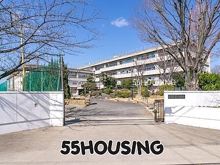蕨市立第二中学校 徒歩12分。 900m