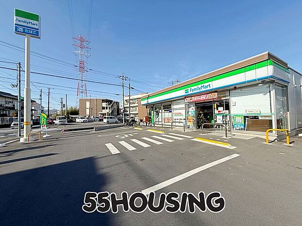 ファミリーマートさいたま曲本二丁目店 徒歩8分。 600m
