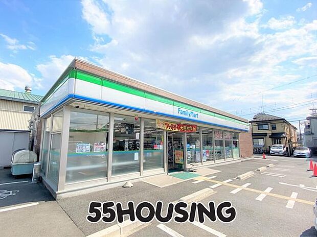 ファミリーマート上尾上平公園南店 徒歩9分。 650m