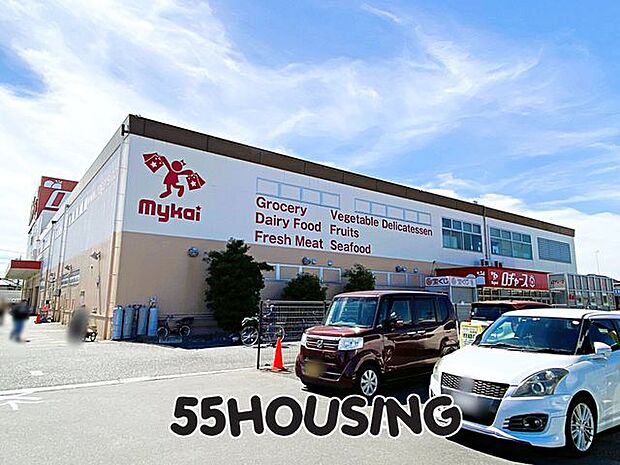 ロジャース久喜店 徒歩3分。 220m