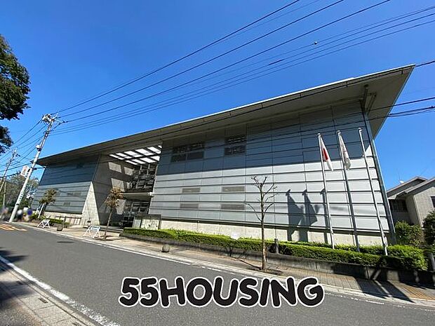 蓮田市図書館 徒歩9分。 690m
