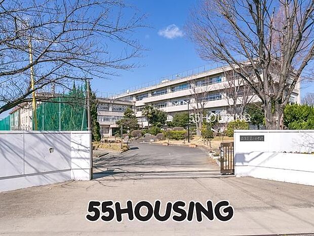 蕨市立第二中学校 徒歩10分。 750m