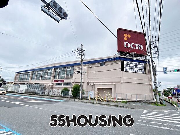 DCM東岩槻店 徒歩10分。 790m