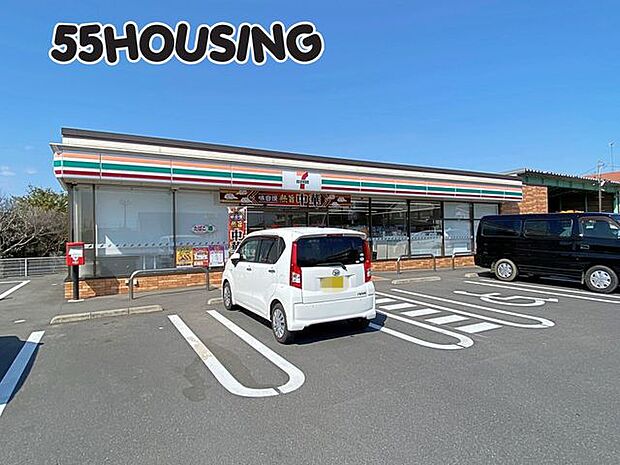 セブンイレブン加須礼羽店 徒歩4分。 242m