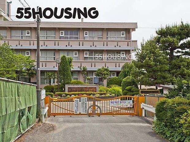 上尾市立原市南小学校 徒歩7分。 550m
