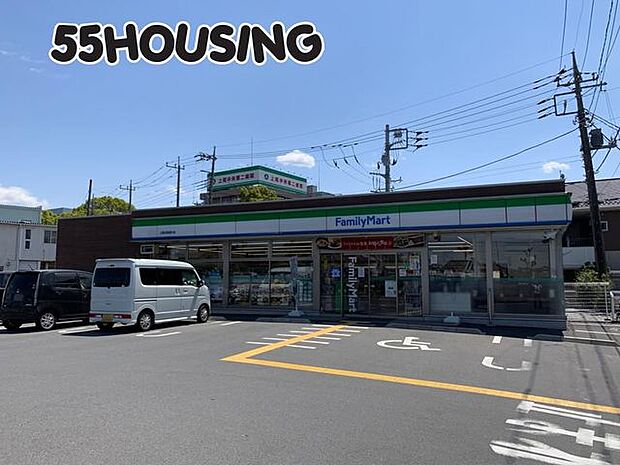 ファミリーマート上尾日産通り店 徒歩12分。 900m