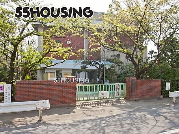 上尾市立瓦葺小学校 徒歩7分。 557m