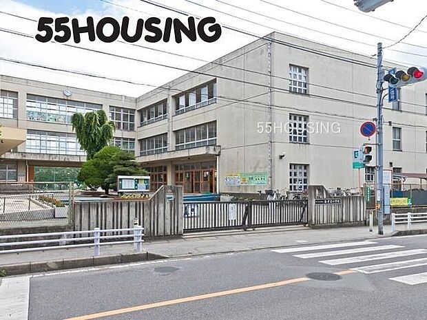 さいたま市立海老沼小学校 徒歩5分。 360m