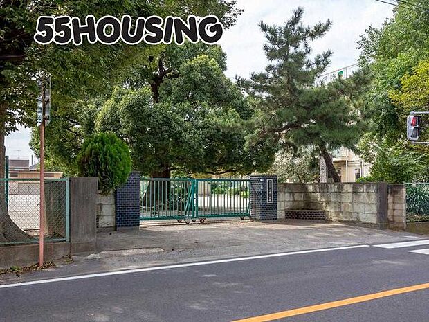 さいたま市立七里小学校 徒歩7分。 560m