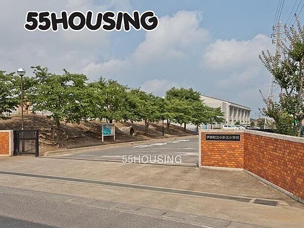 伊奈町立小針北小学校 徒歩5分。 370m