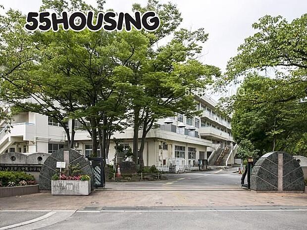 さいたま市立中尾小学校 徒歩9分。 700m