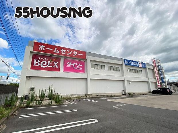 島忠春日部本店 徒歩8分。 590m