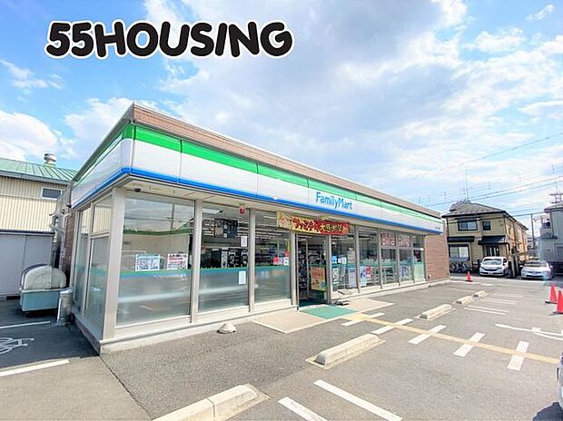 ファミリーマート上尾上平公園南店 徒歩10分。 770m