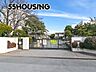 周辺：春日部市立豊野中学校 徒歩9分。 700m