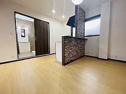 K’s ASAHI 202 2階3LDKのリビング/ダイニング