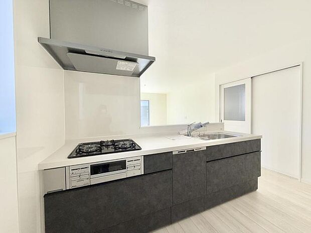 ■シンプルで機能的、毎日使いやすいキッチン