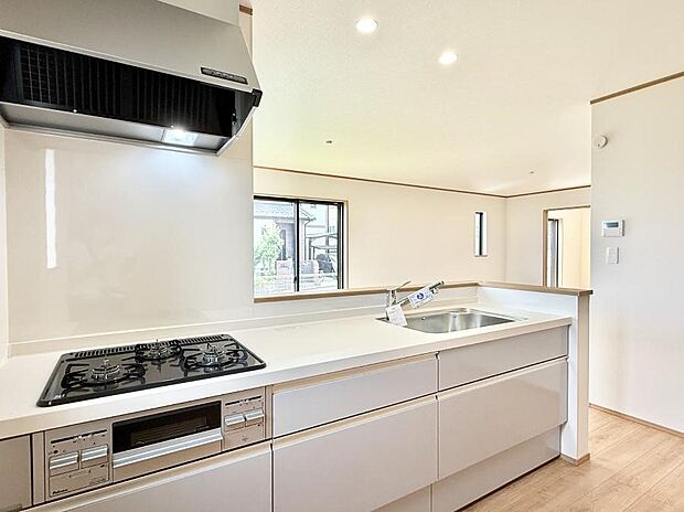 ■シンプルで美しく心地よい時間を生むキッチン空間