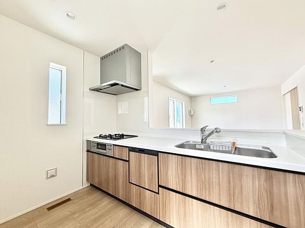 ■シンプルで機能的、毎日使いやすいキッチン