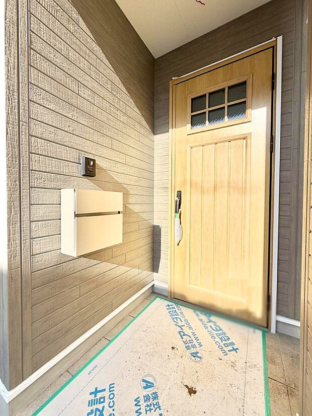 ■ シンプルで美しく、住まいの第一印象を彩る玄関です